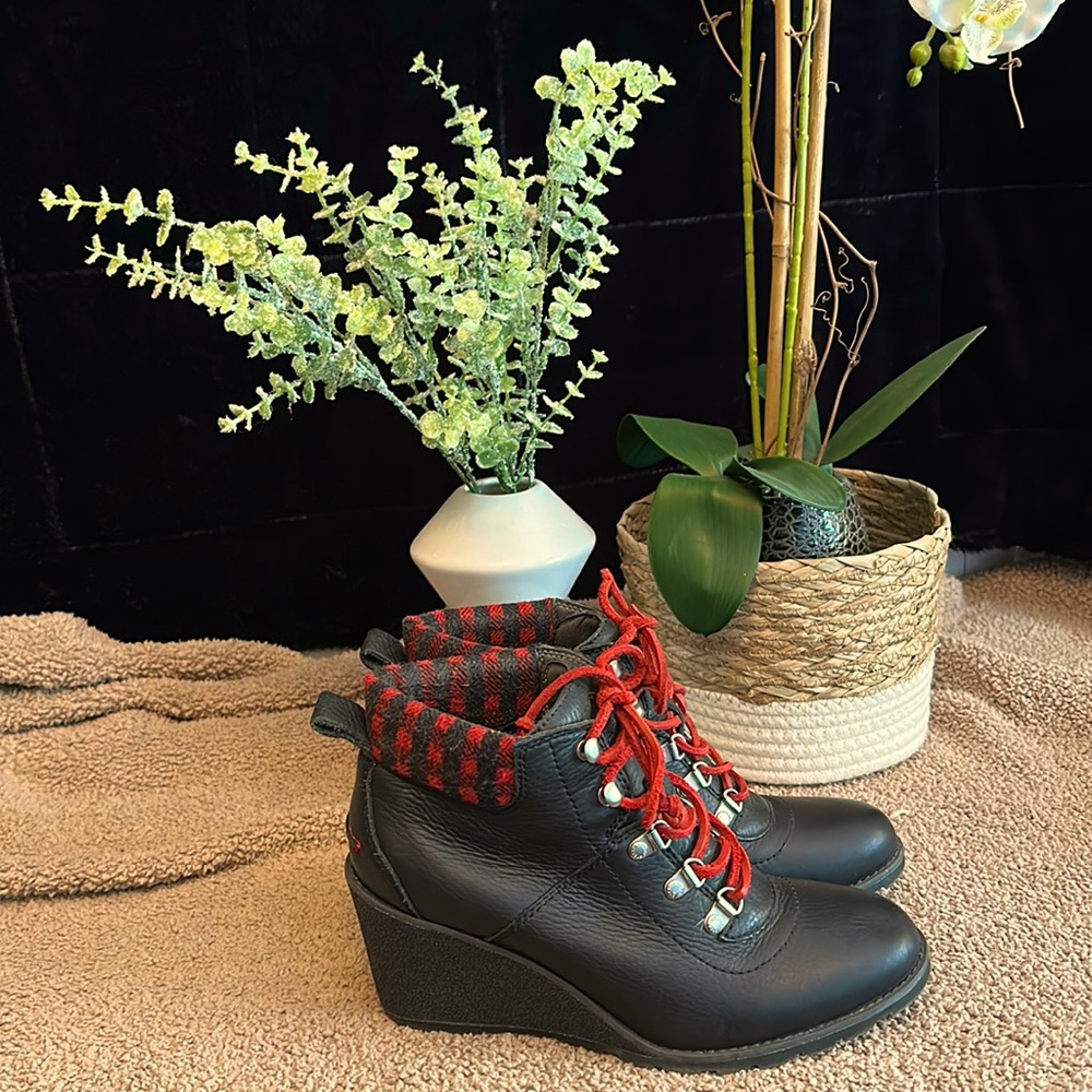 SPERRY Celeste Bliss Ankle Wedge Leather Booties Size 10M